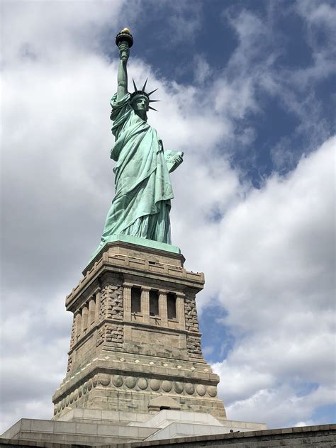 estatua da liberdade em ingles